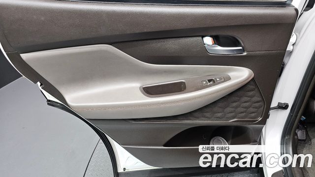 Hyundai Santafe 2019 — photo 14