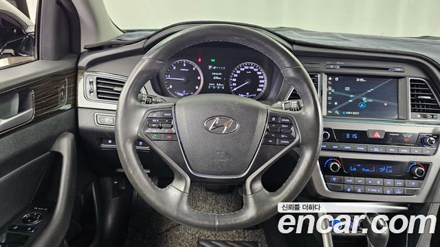 Hyundai Sonata 2016 — photo 19