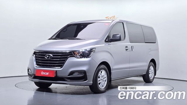 Hyundai Starex 2019 — photo 1