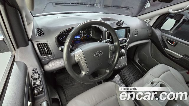 Hyundai Starex 2019 — photo 10