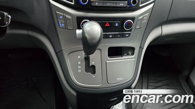 Hyundai Starex 2019 — photo 12