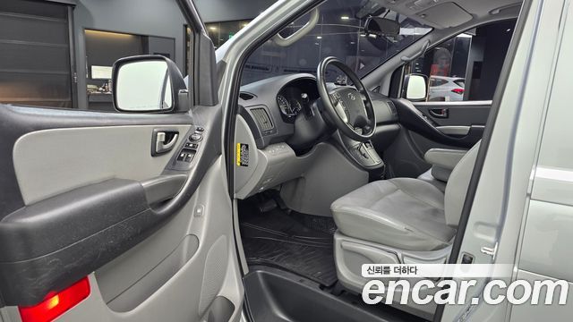 Hyundai Starex 2019 — photo 13