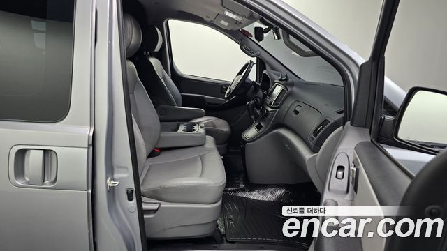 Hyundai Starex 2019 — photo 17