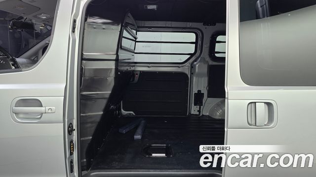 Hyundai Starex 2019 — photo 18