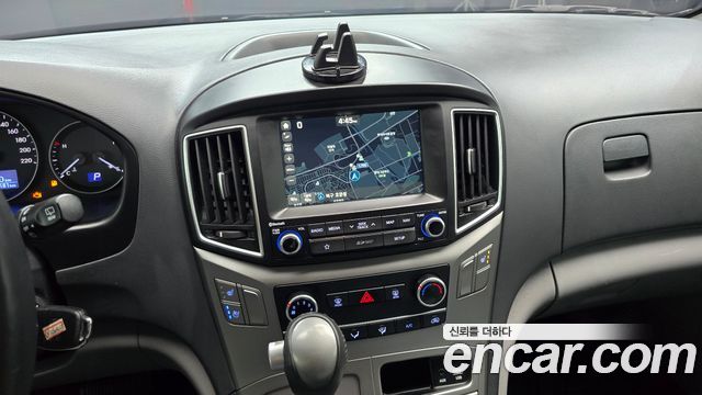 Hyundai Starex 2019 — photo 20