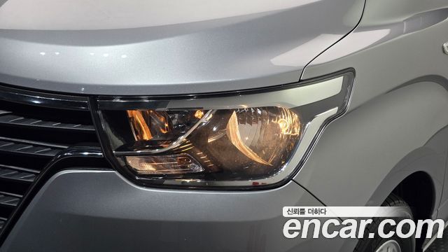 Hyundai Starex 2019 — photo 8