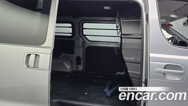 Hyundai Starex 2019 — photo 16