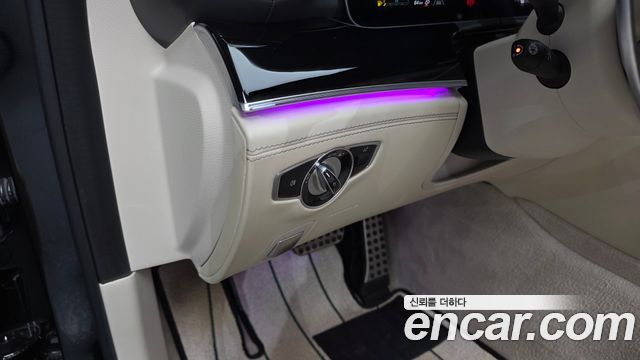 Mercedes-Benz AMG GT 2021 — photo 27