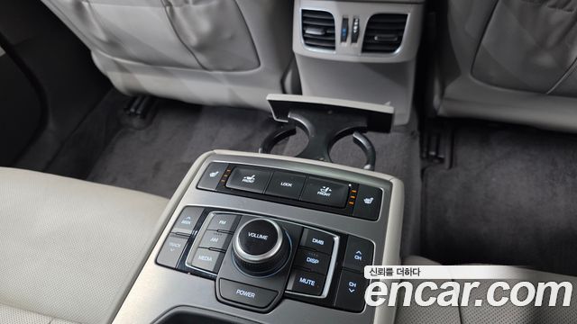 Hyundai Genesis 2015 — photo 18