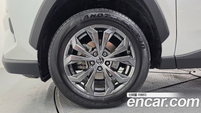 Toyota RAV4 2022 — photo 5