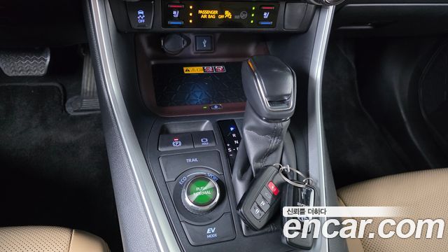 Toyota RAV4 2022 — photo 9