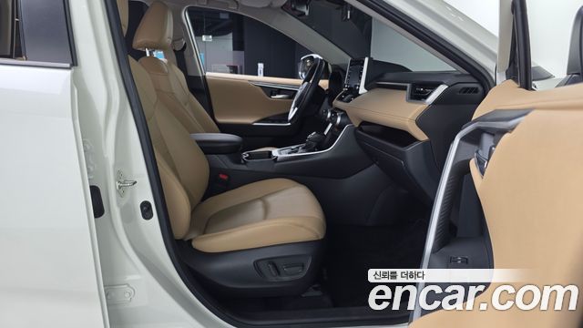 Toyota RAV4 2022 — photo 11