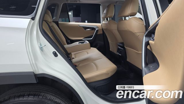 Toyota RAV4 2022 — photo 12