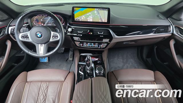 BMW 5-Series 2023 — photo 10