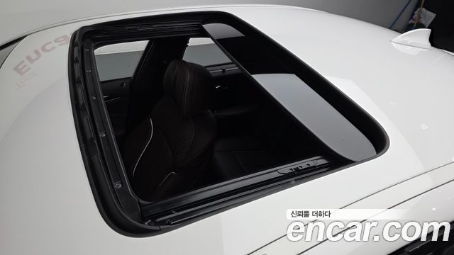 BMW 5-Series 2023 — photo 25