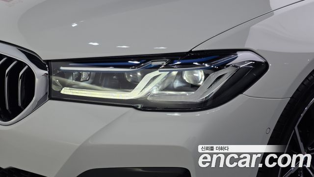 BMW 5-Series 2023 — photo 8