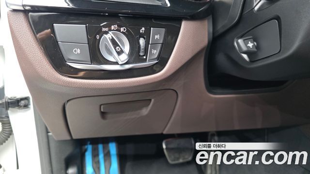 BMW 5-Series 2023 — photo 29