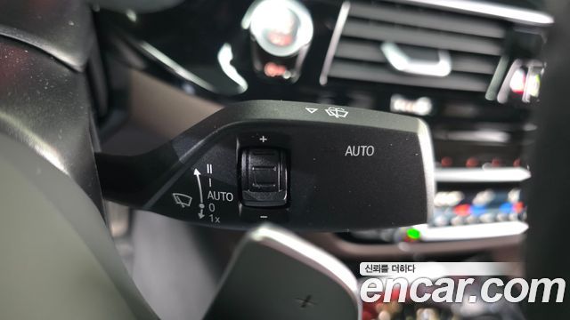 BMW 5-Series 2023 — photo 30