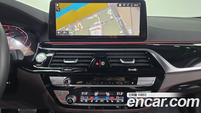 BMW 5-Series 2023 — photo 31