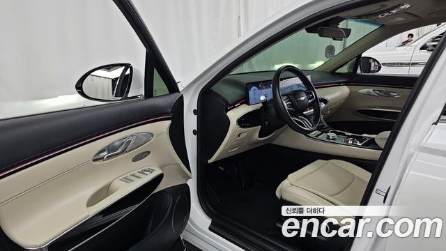 Genesis GV70 2025 — photo 13