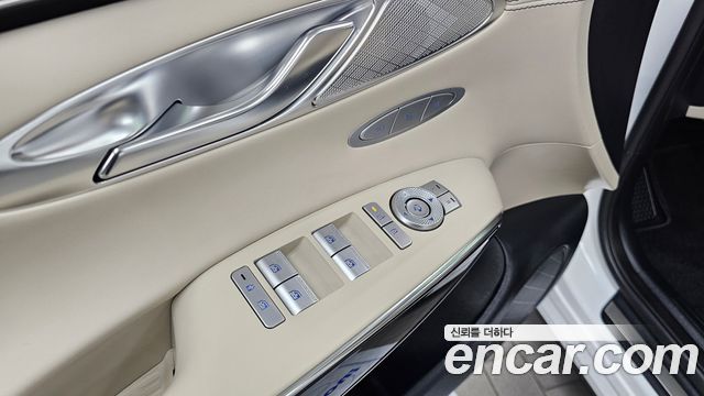 Genesis GV70 2025 — photo 30