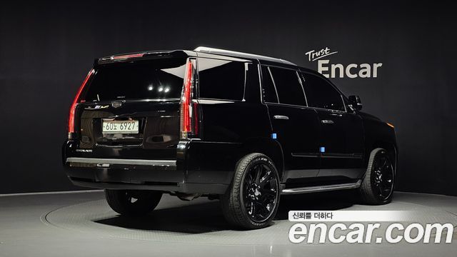 Cadillac Escalade 2019 — photo 2