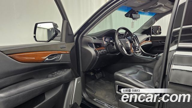 Cadillac Escalade 2019 — photo 10