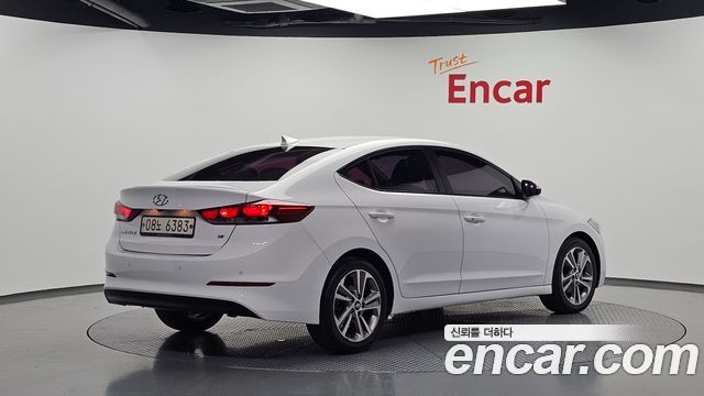 Hyundai AVANTE 2018 — photo 2