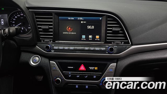 Hyundai AVANTE 2018 — photo 14