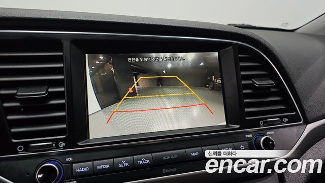 Hyundai AVANTE 2018 — photo 15