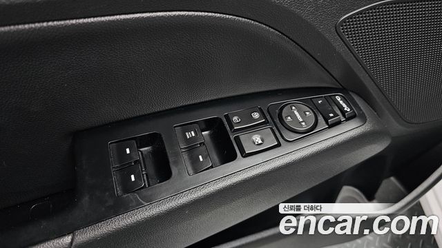 Hyundai AVANTE 2018 — photo 17
