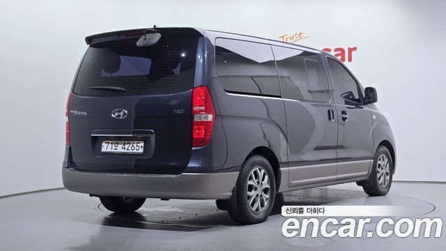 Hyundai Starex 2018 — photo 2
