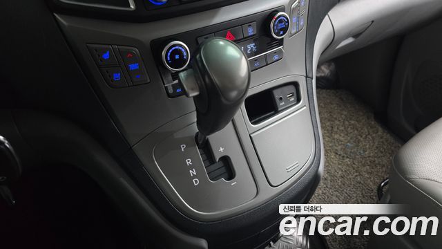 Hyundai Starex 2018 — photo 12