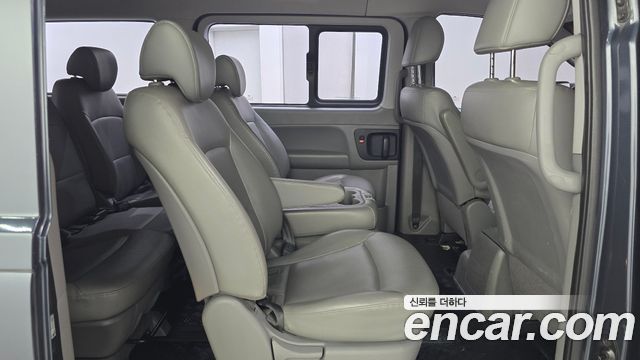 Hyundai Starex 2018 — photo 17
