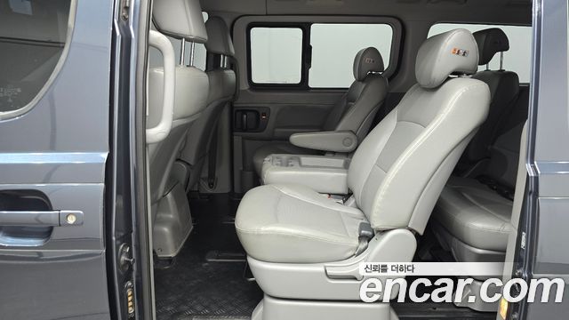 Hyundai Starex 2018 — photo 18