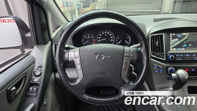 Hyundai Starex 2018 — photo 19