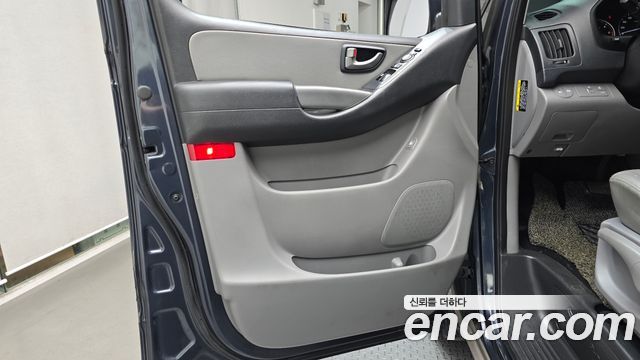 Hyundai Starex 2018 — photo 15