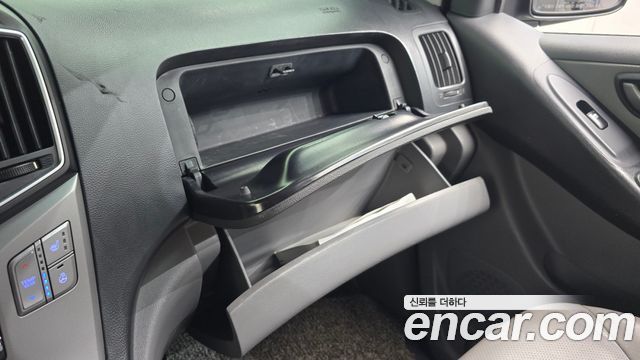 Hyundai Starex 2018 — photo 29