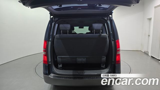 Hyundai Starex 2018 — photo 31