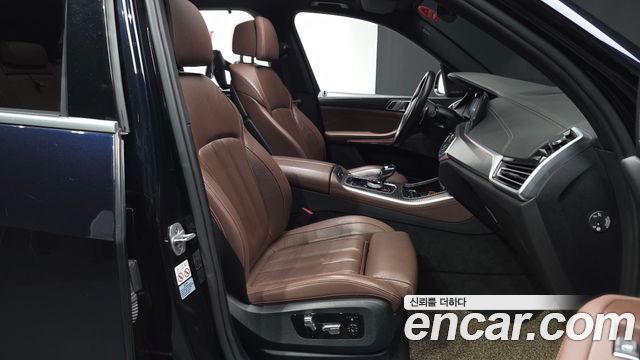 BMW X5 2021 — photo 11