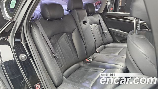 Genesis G80 2017 — photo 17