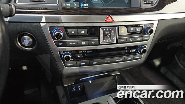 Genesis G80 2017 — photo 24