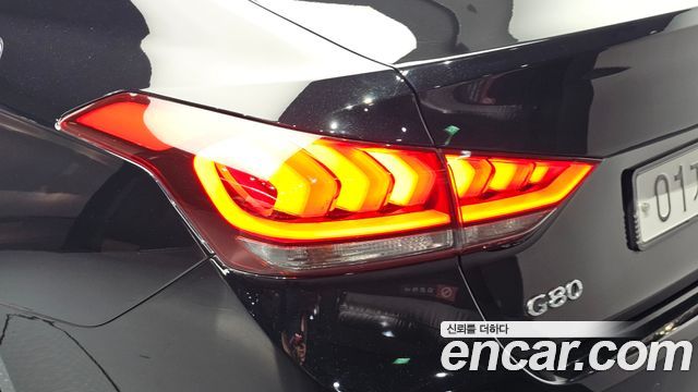 Genesis G80 2017 — photo 9