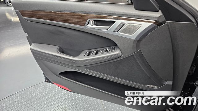 Genesis G80 2017 — photo 14