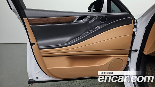 Genesis G80 2022 — photo 14