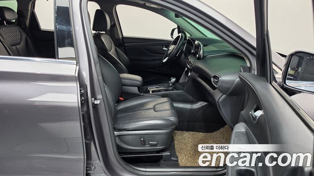 Hyundai Santafe 2019 — photo 11