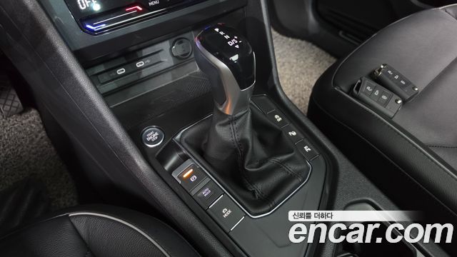 Volkswagen Tiguan 2023 — photo 12