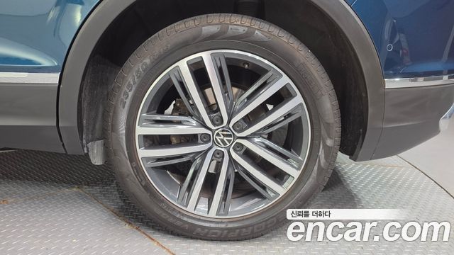 Volkswagen Tiguan 2023 — photo 7