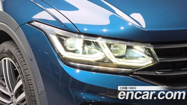 Volkswagen Tiguan 2023 — photo 8