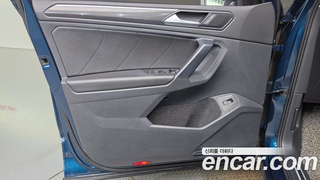 Volkswagen Tiguan 2023 — photo 14